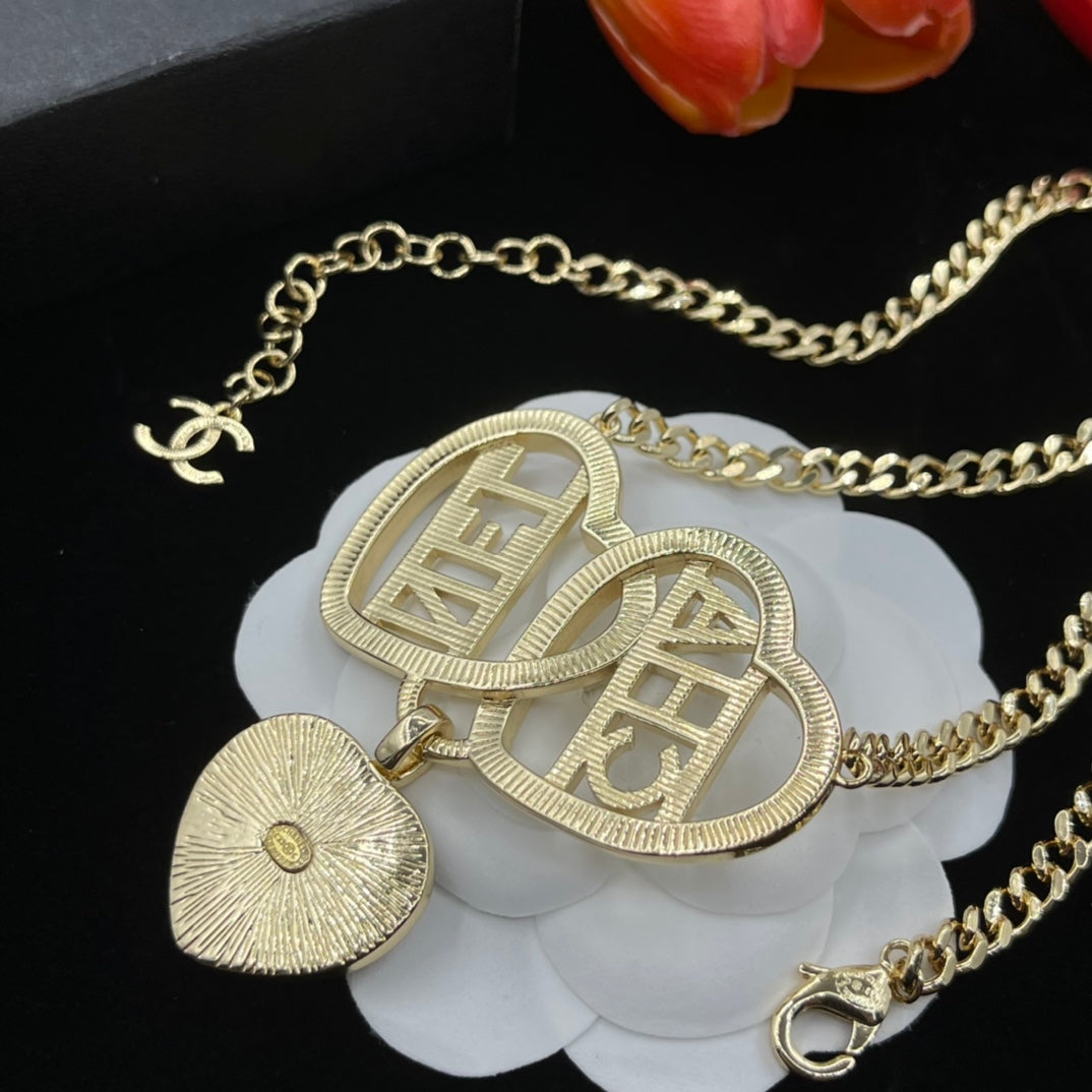 14C921XDE Stylish Necklaces