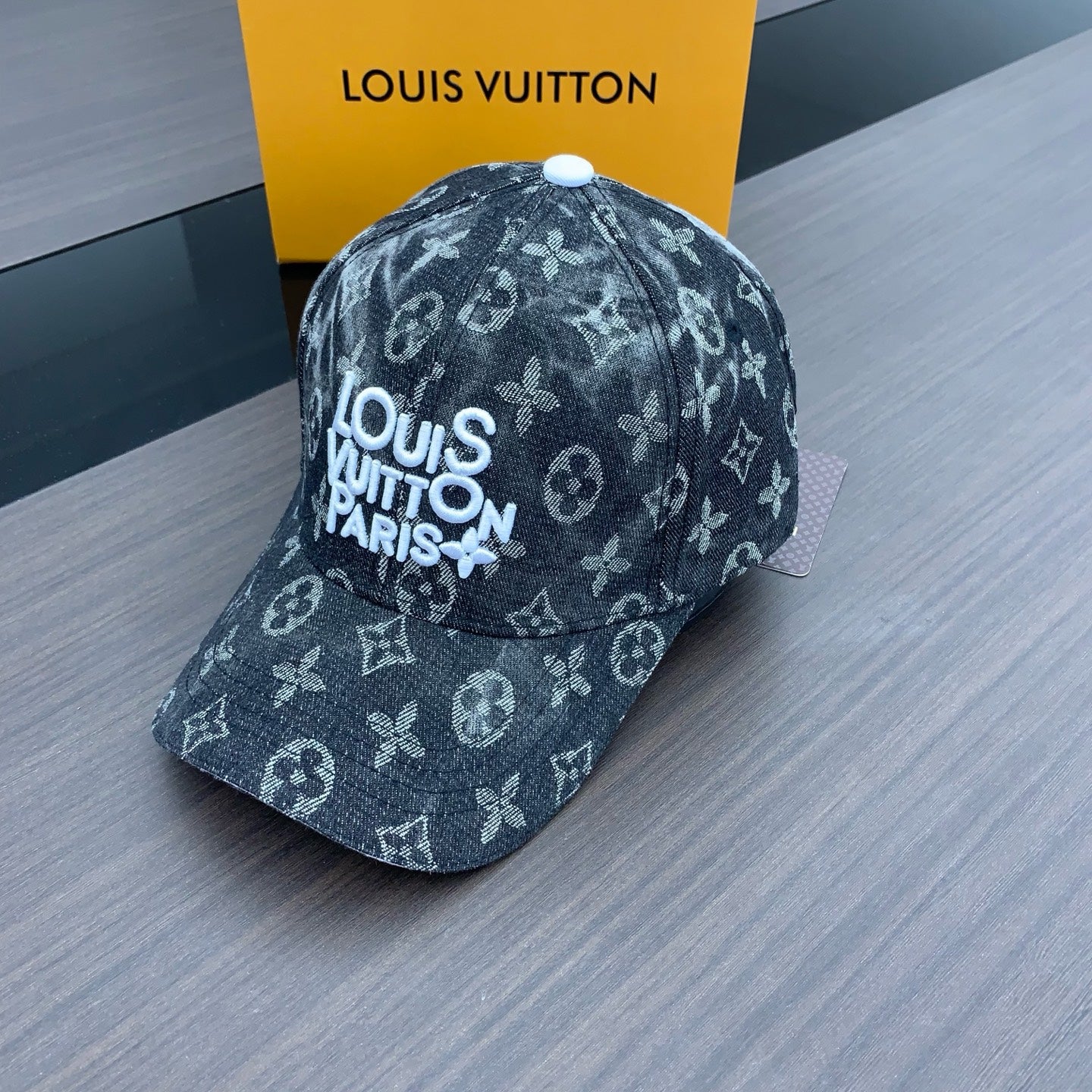 125ZE516MDE Stylish hats