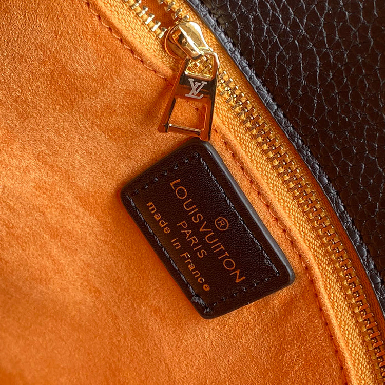 1E12BDE Stylish leather bag