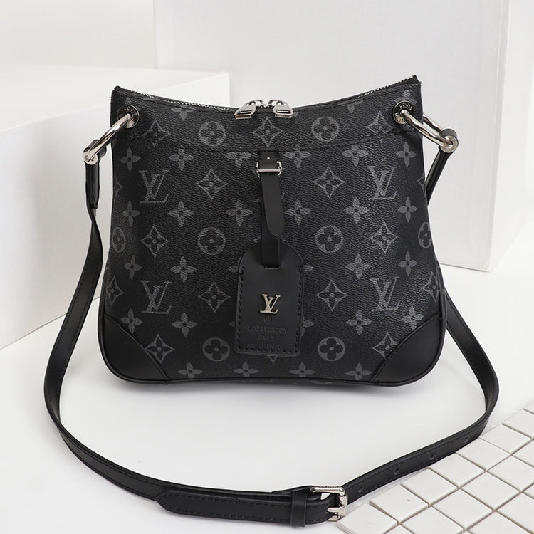 1E09BDE Stylish leather bag