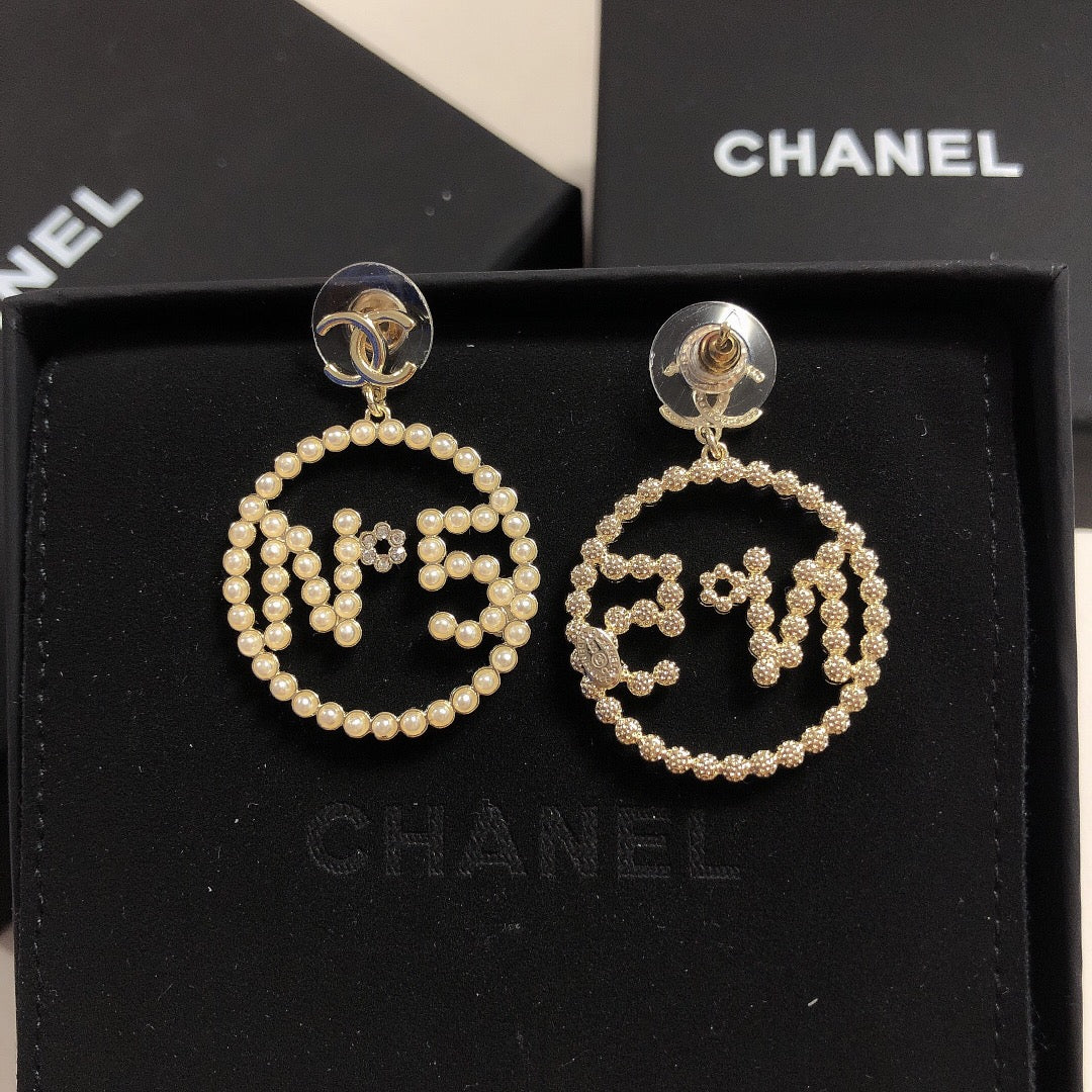 14C39EDE Stylish Earrings