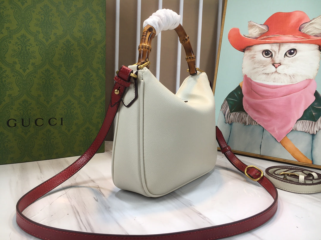15RB117BDE Stylish leather bag