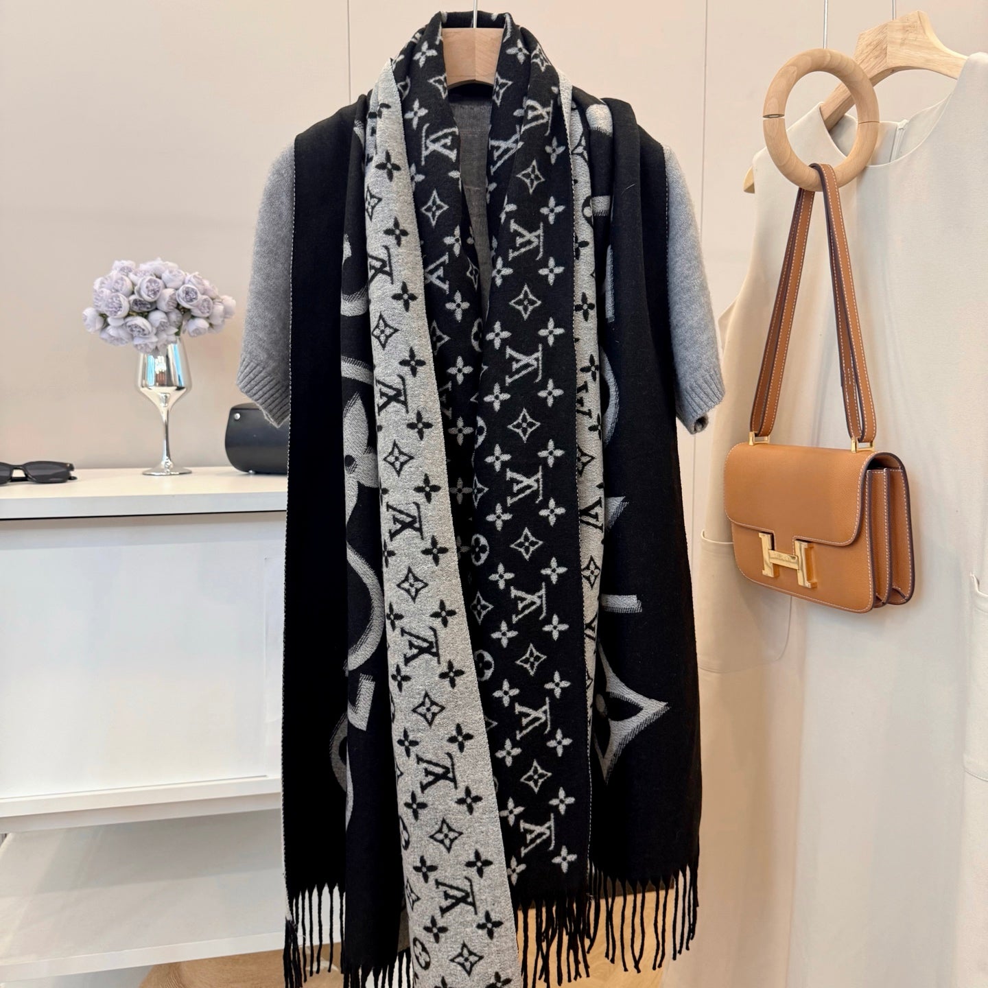 185ZE71WDE Stylish Winter Scarves