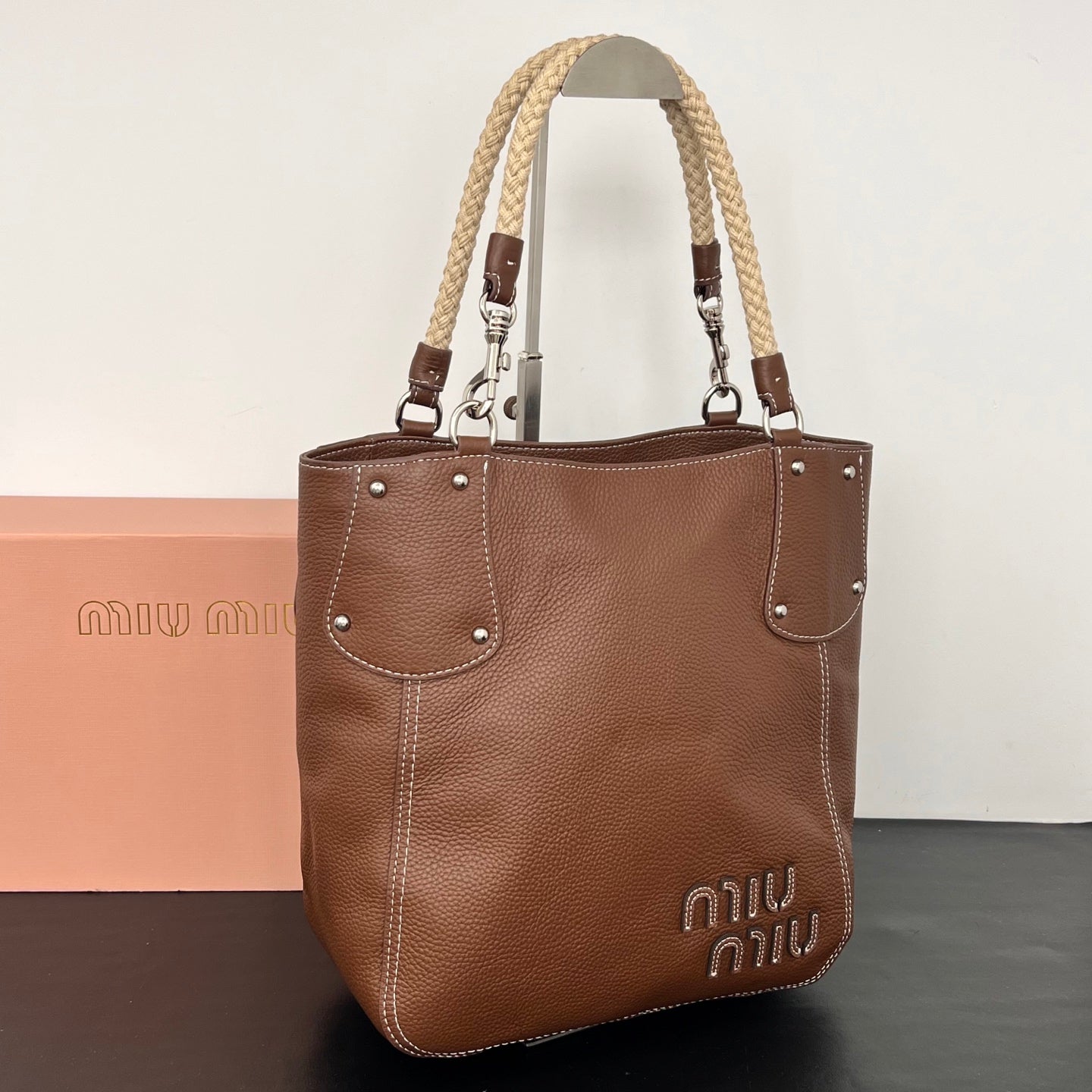 15RA3BDE Stylish leather bag