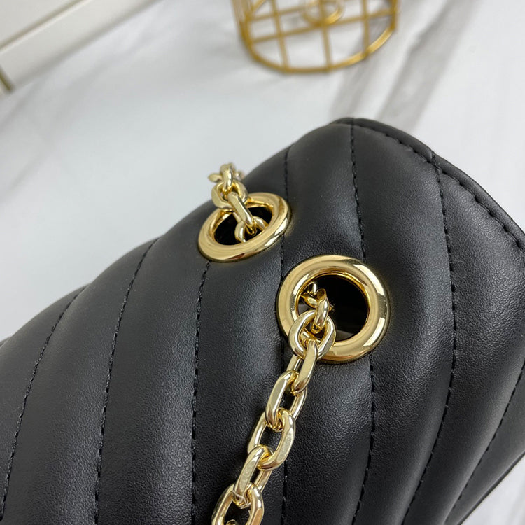 AE028BDE Stylish leather bag