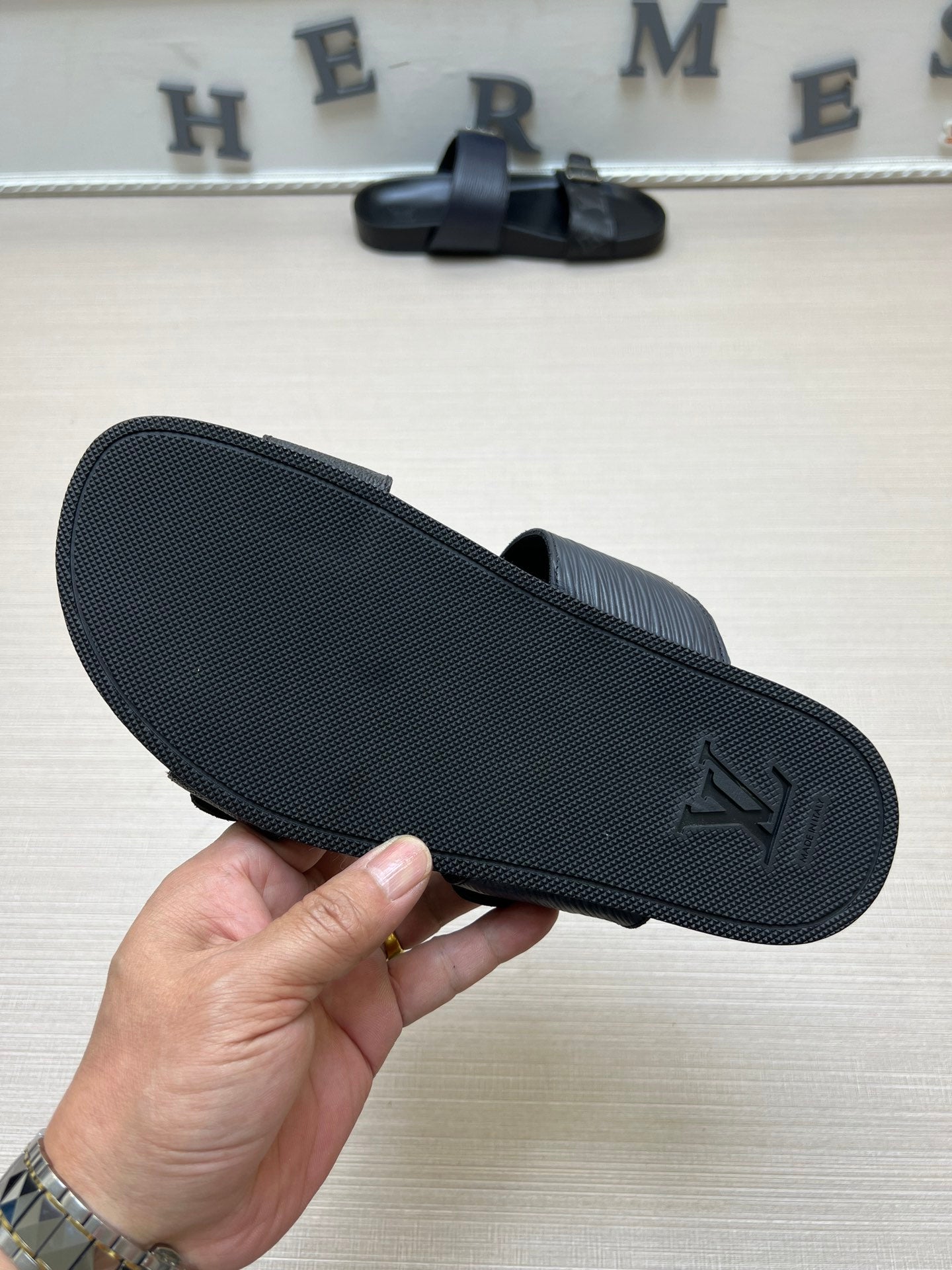 54E87ZDE Stylish slippers
