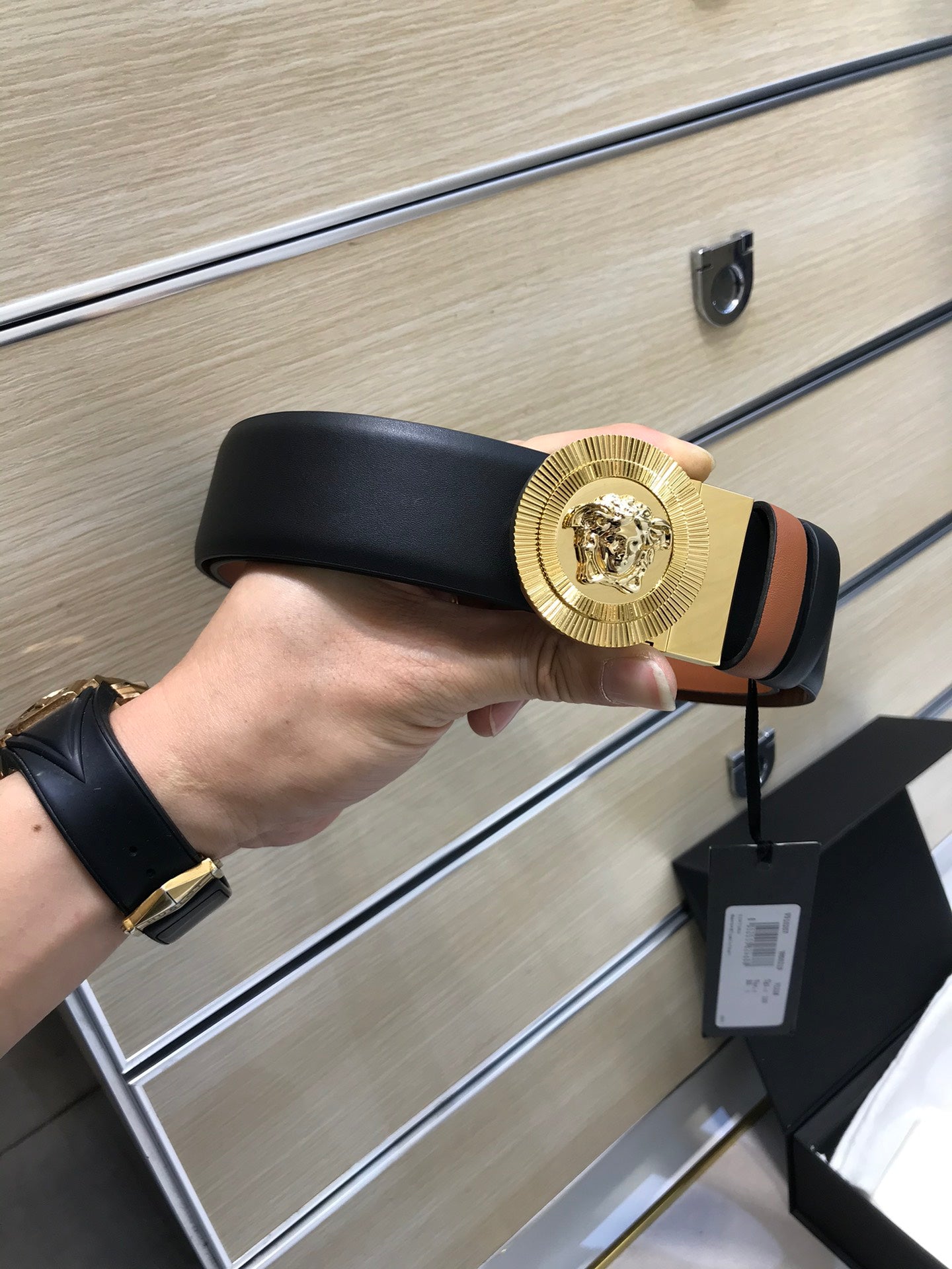 14V90PDE Stylish High quality belt With full package