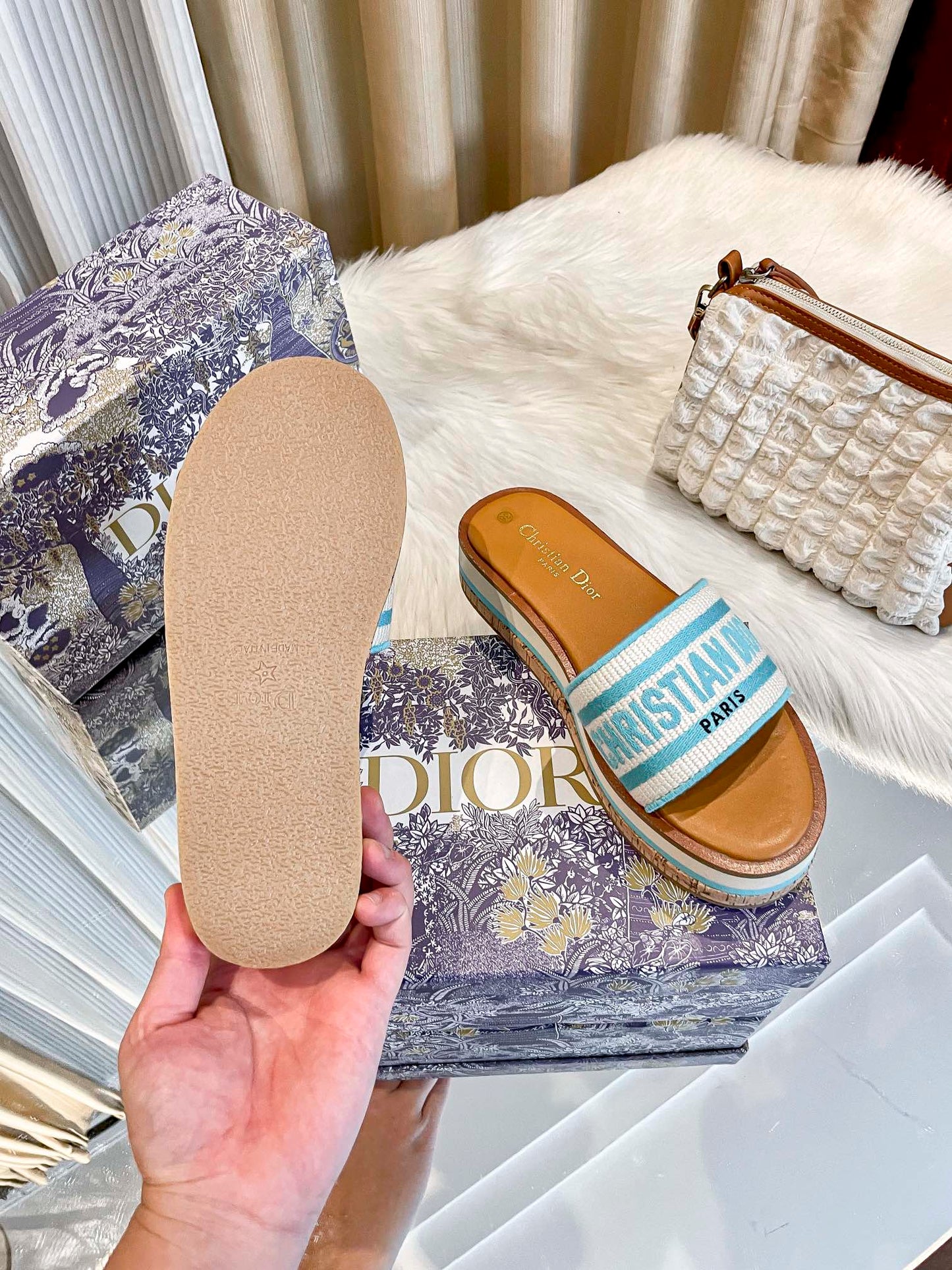 1LD22ZDE Stylish slippers