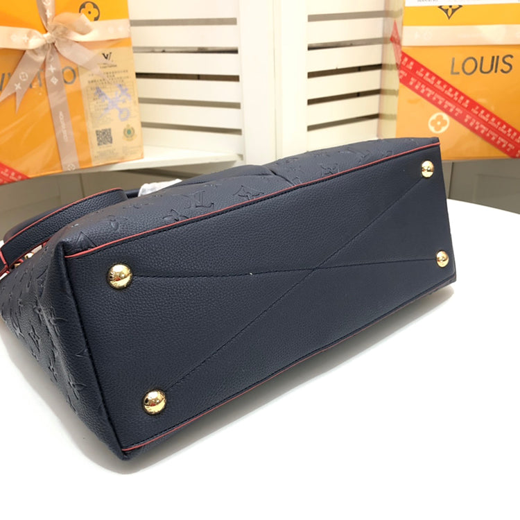 AE18BDE Stylish leather bag