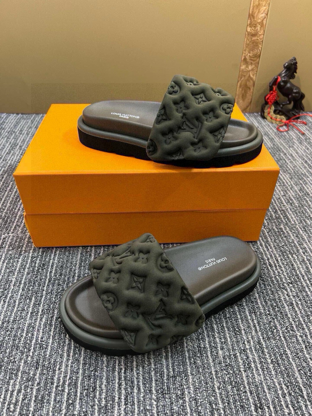 5QE13ZDE Stylish Slippers