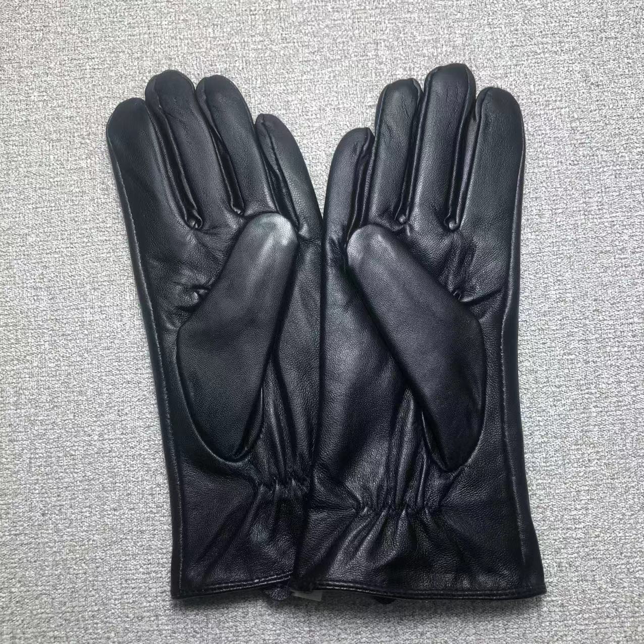 24PD83SDE Stylish gloves