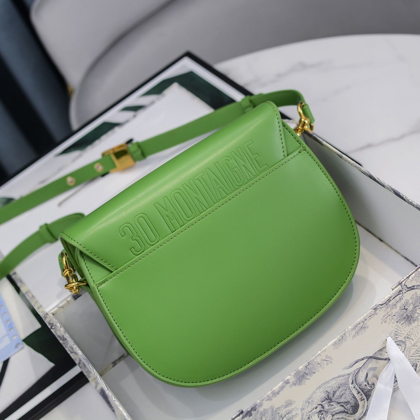 1L48BDE Stylish leather bag