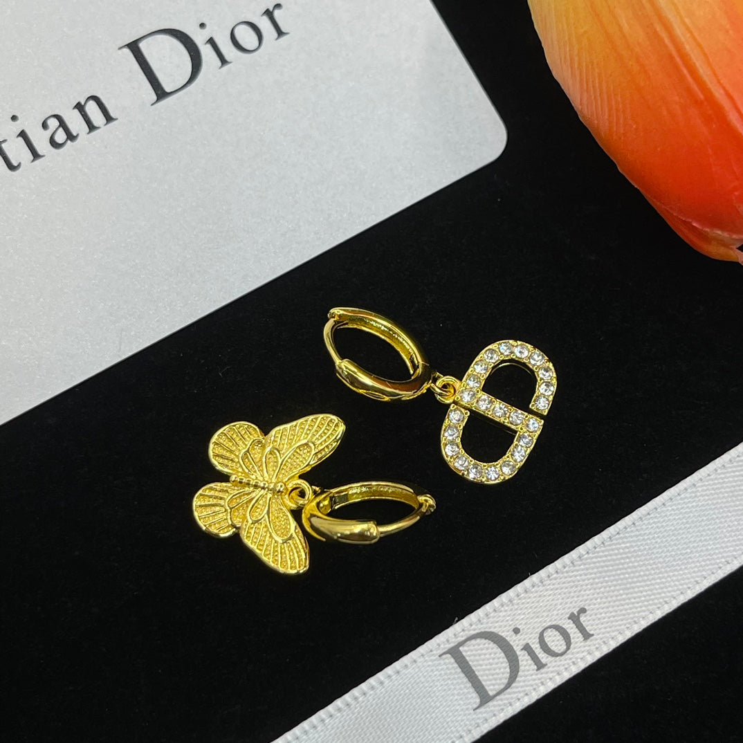 14D1062EDE Stylish Earrings