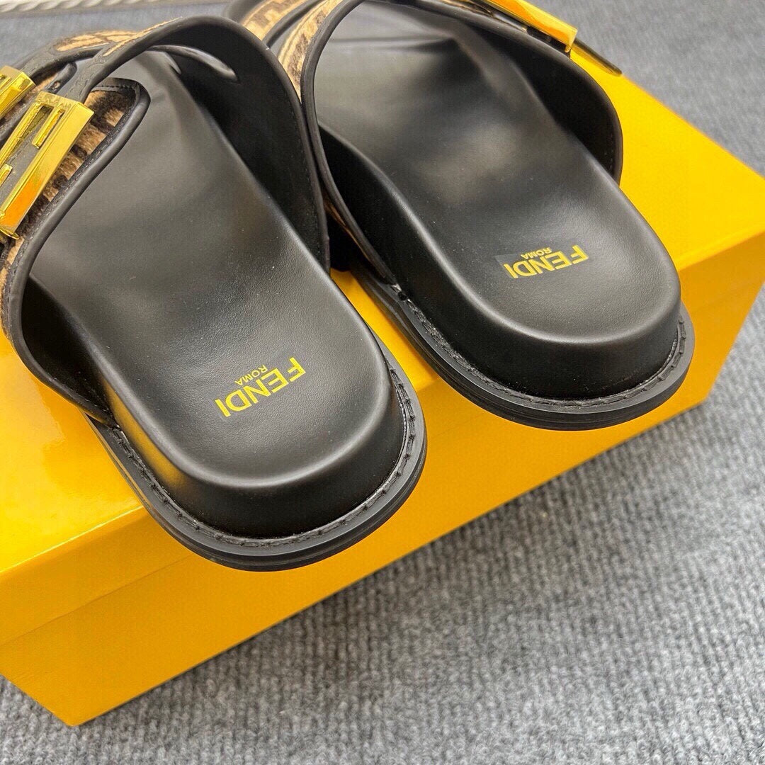 54F38ZDE Stylish slippers