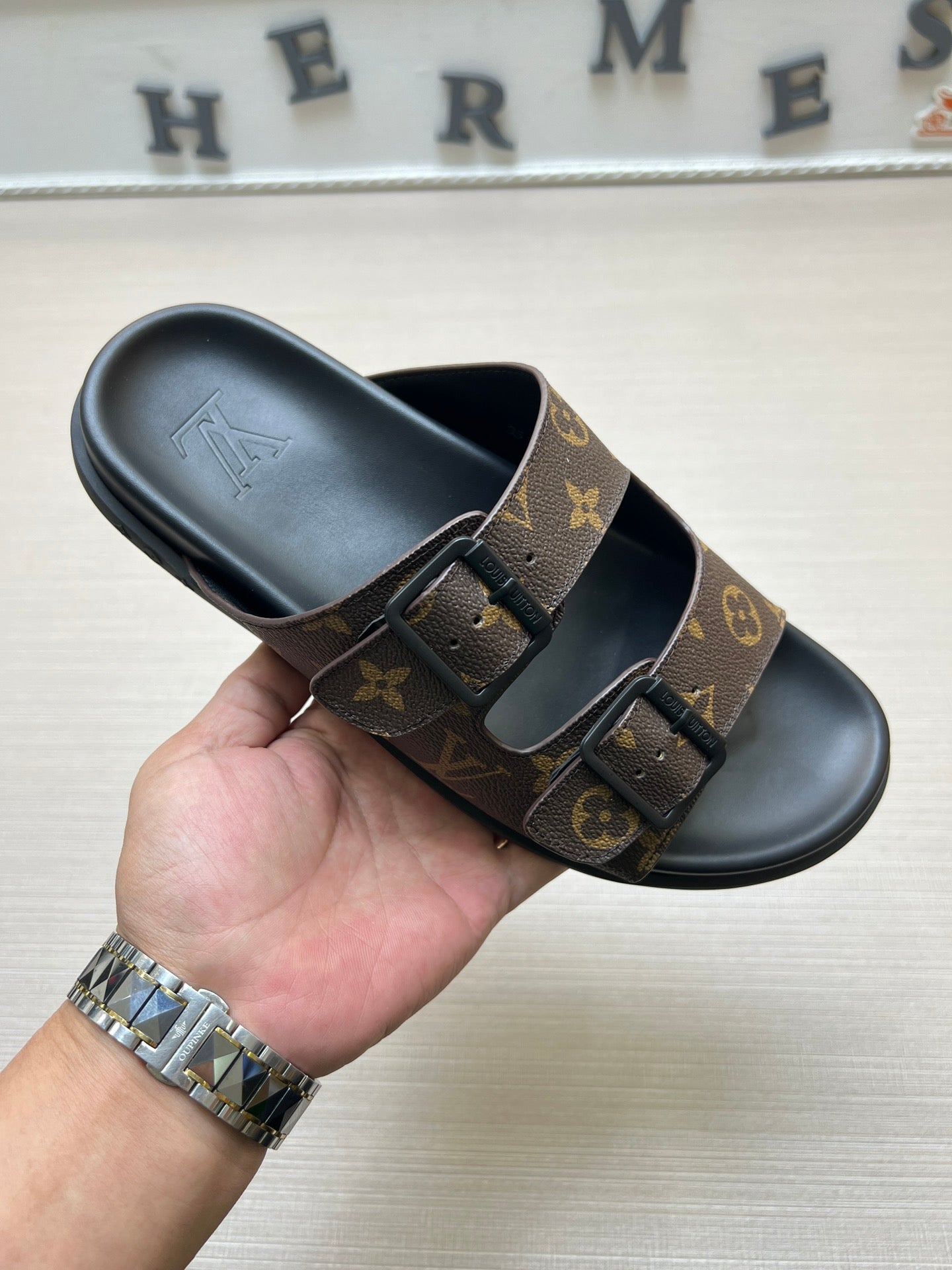 54E57ZDE Stylish slippers