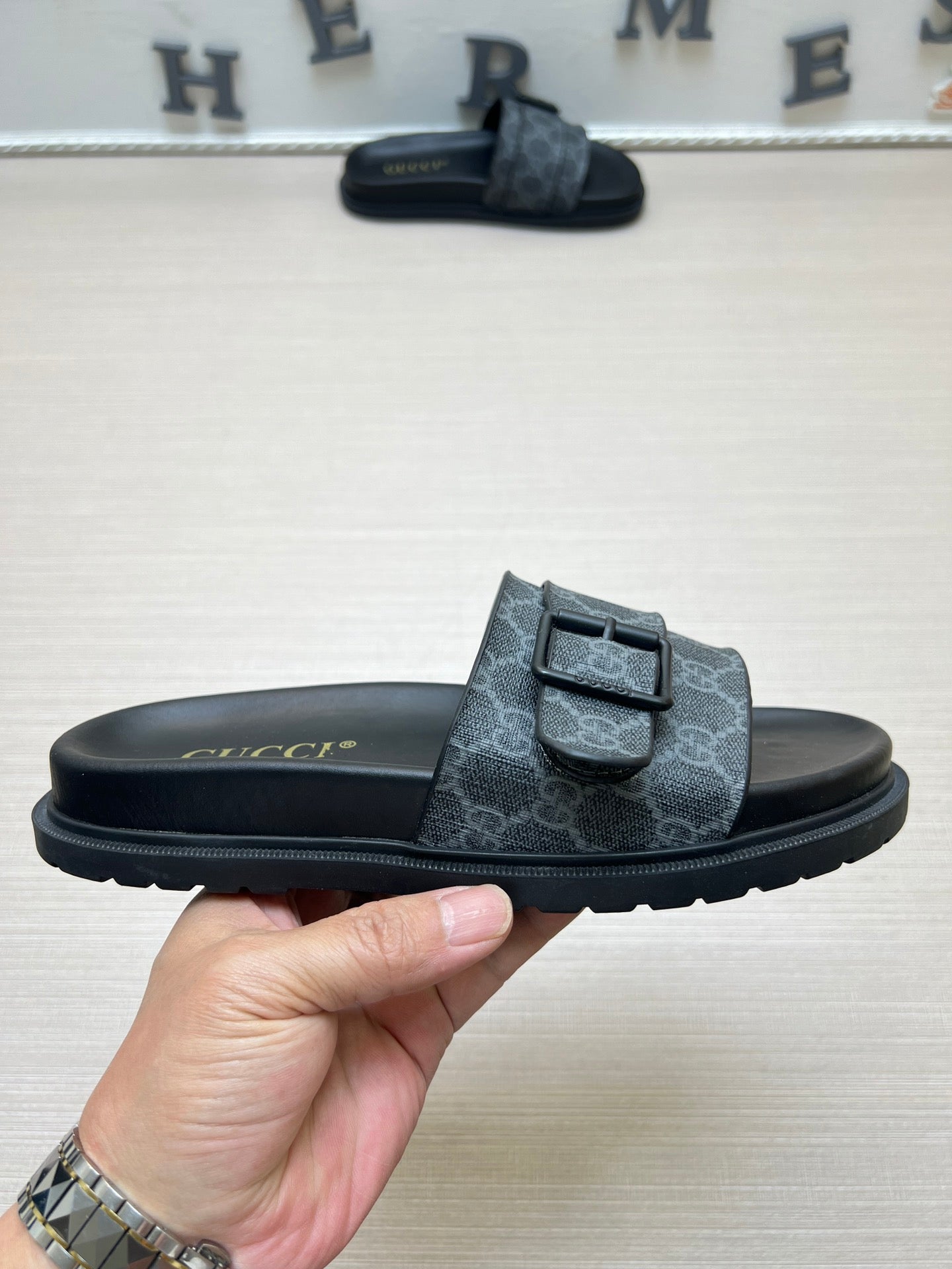 54B92ZDE Stylish slippers