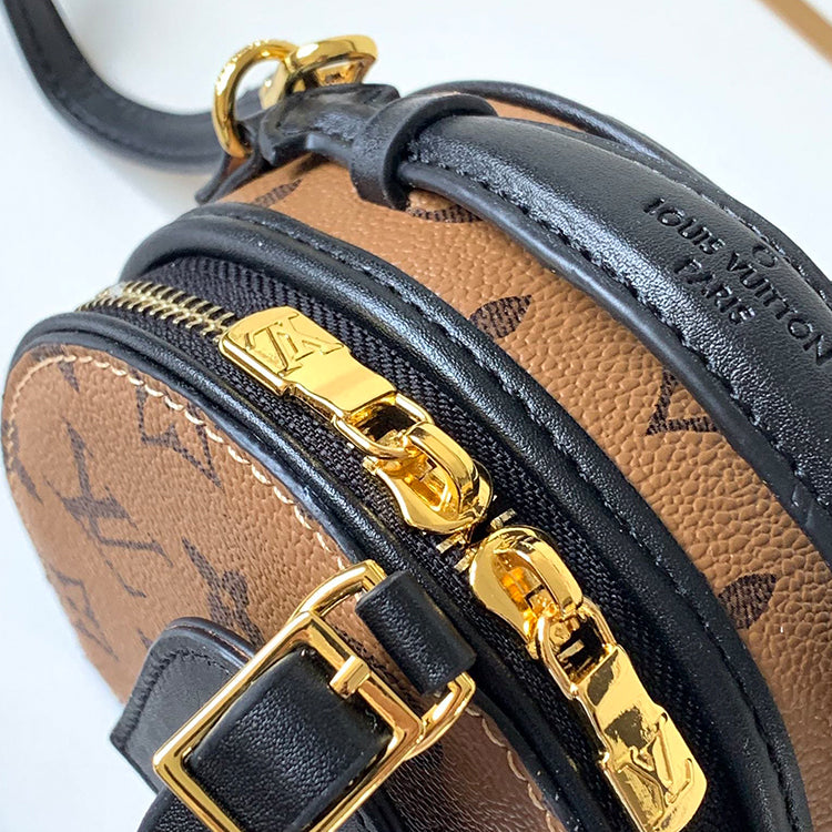 1E16BDE Stylish leather bag