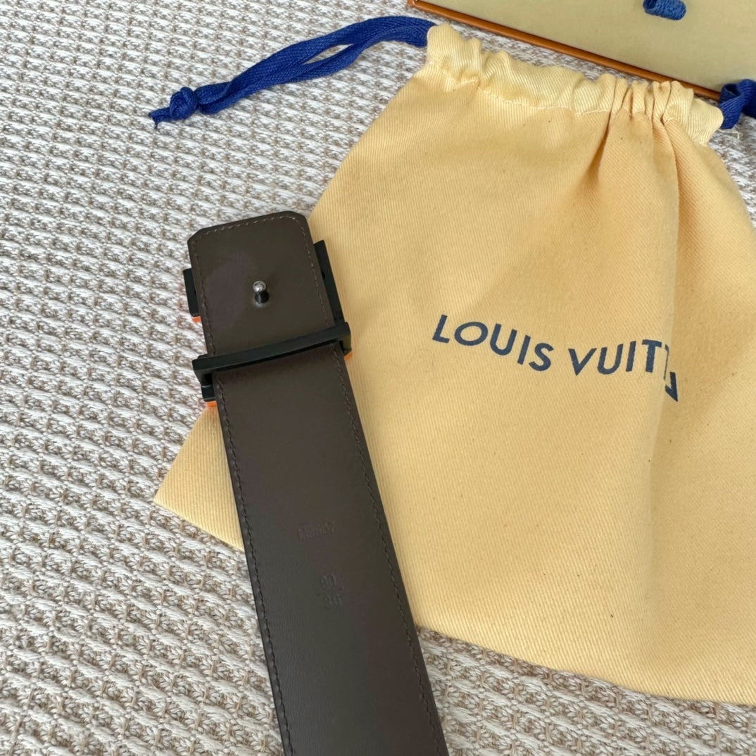 14E56PDE Stylish High quality belt With full package
