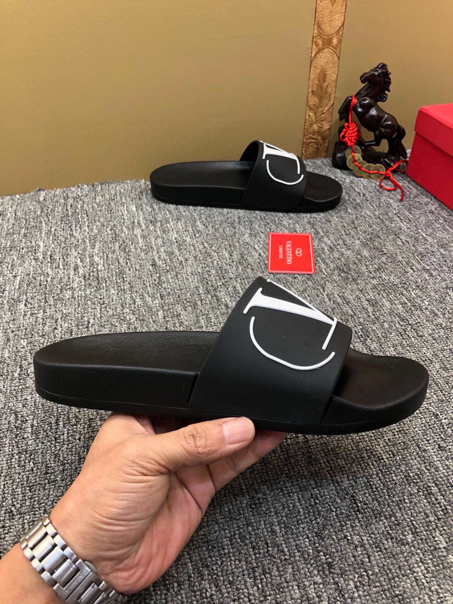 54VL52ZDE Stylish slippers