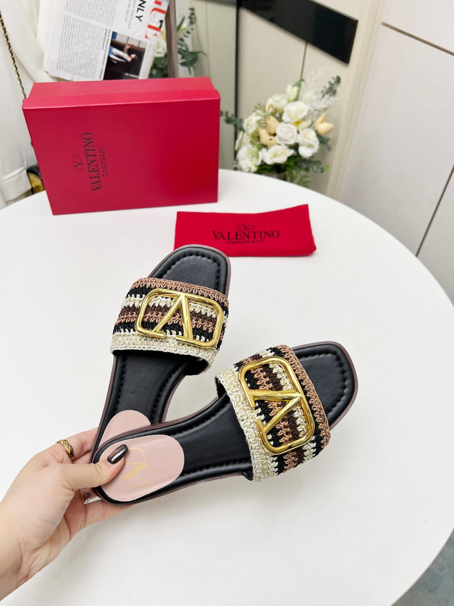 255QVL31ZDE Stylish leather Slippers
