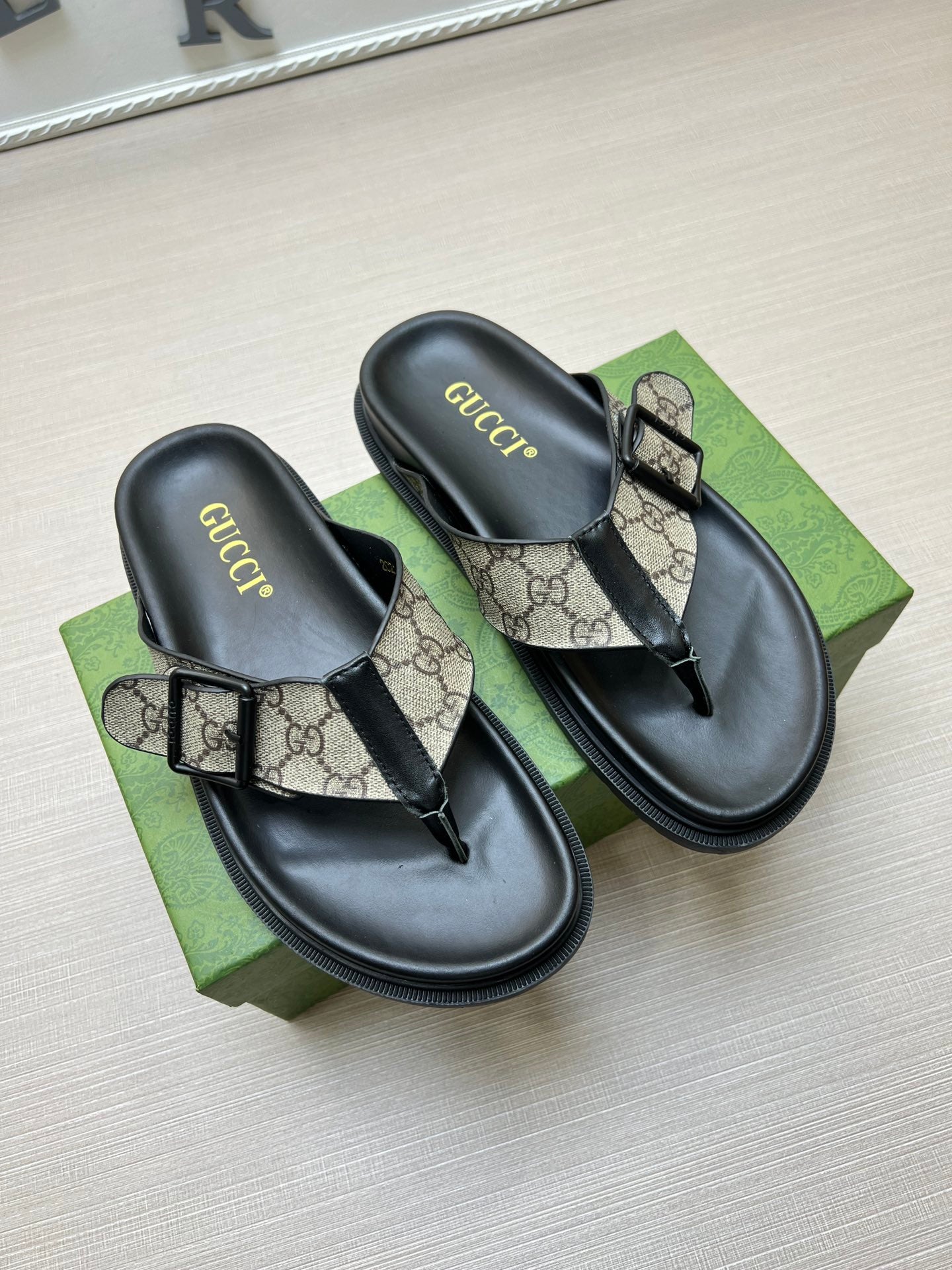 54B90ZDE Stylish slippers
