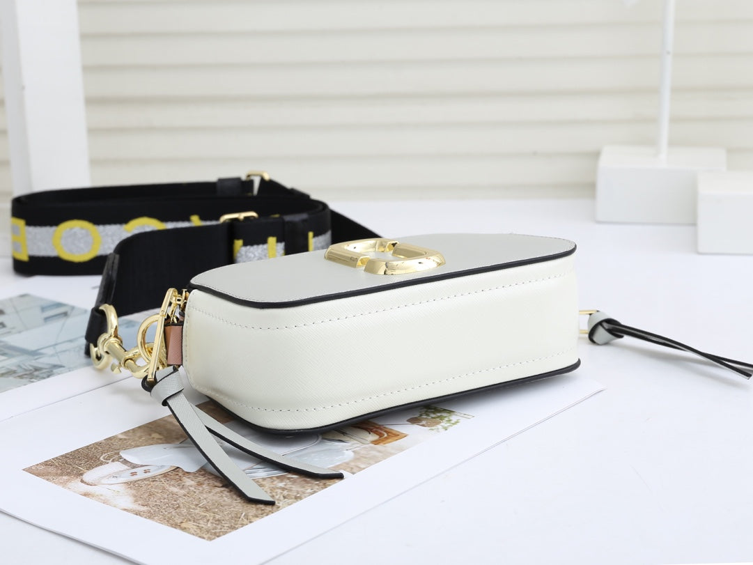 1XA31BDE Stylish leather bag