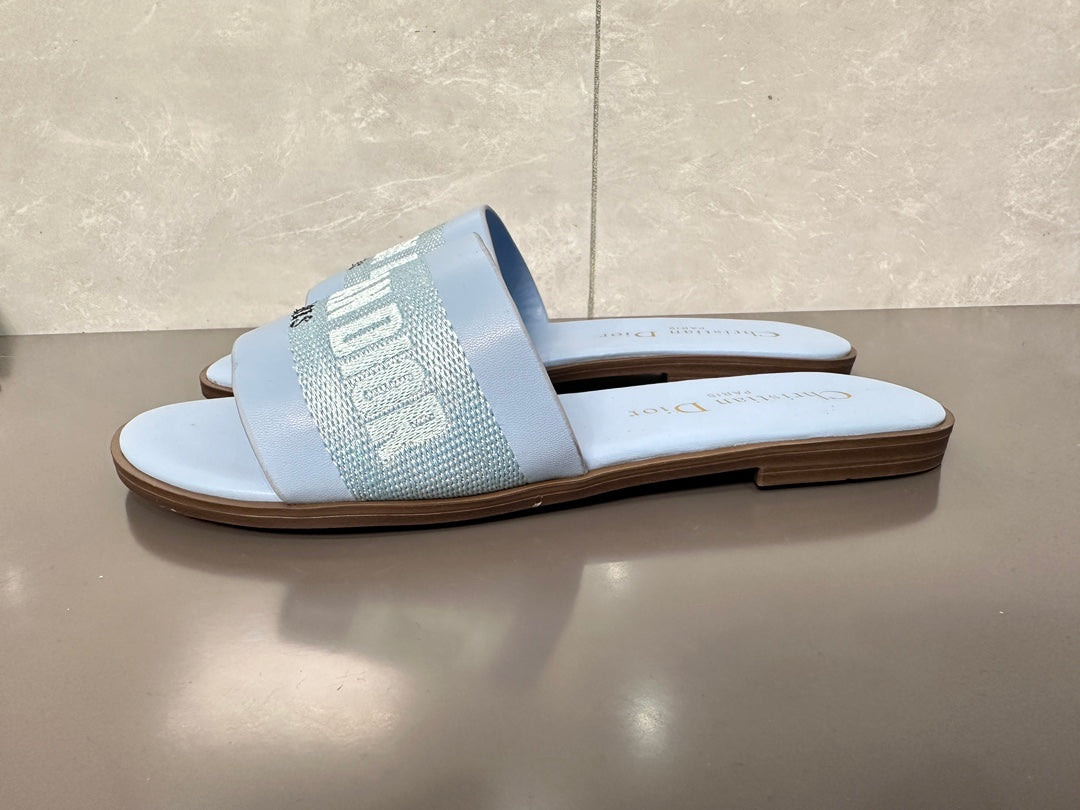 14D32ZDE Stylish slippers