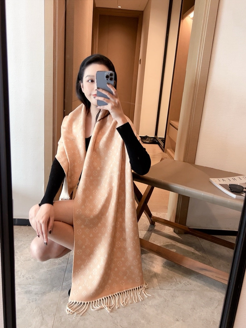 185ZE8WDE Stylish Winter Scarves