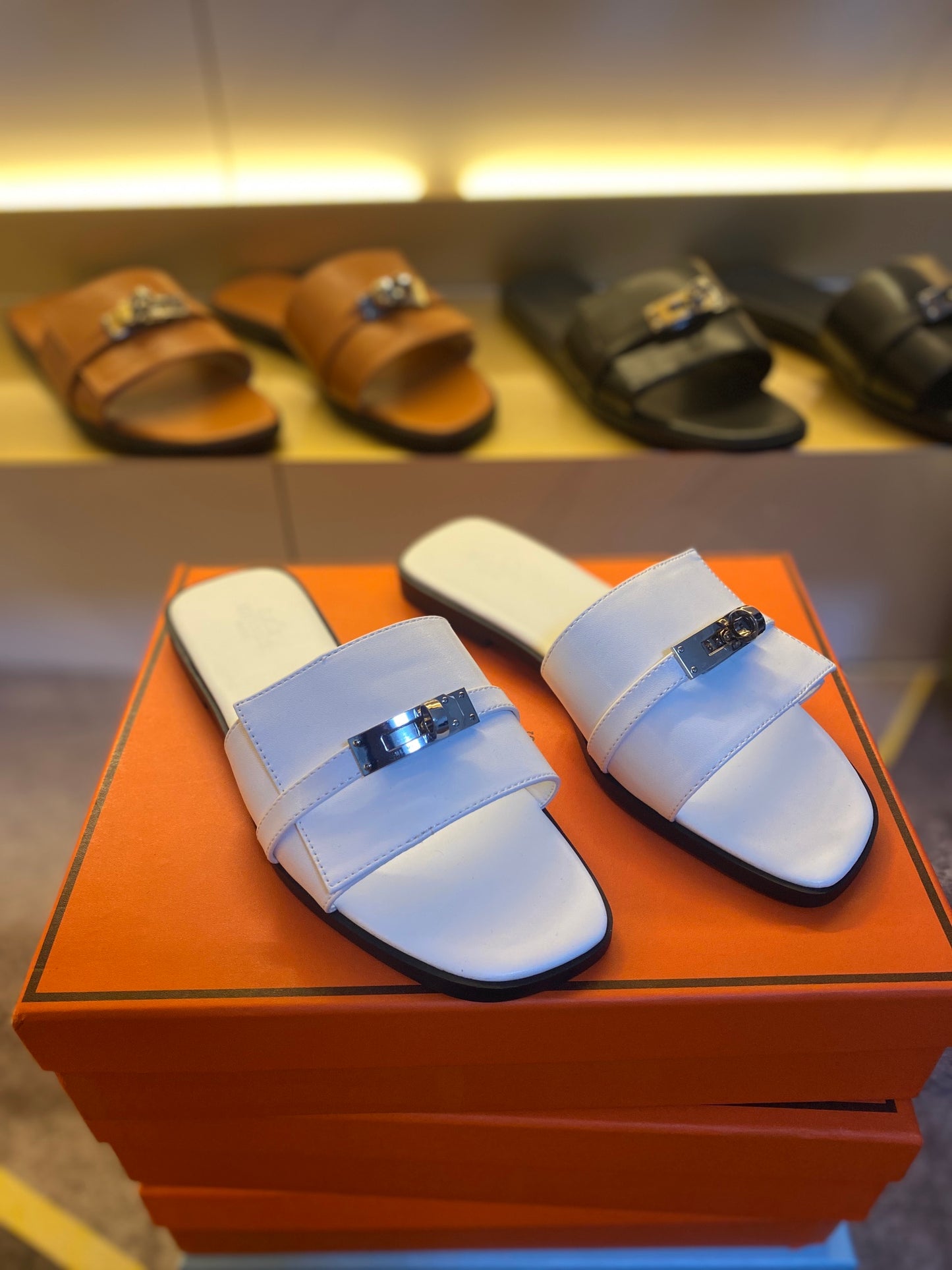 14H33ZDE Stylish slippers