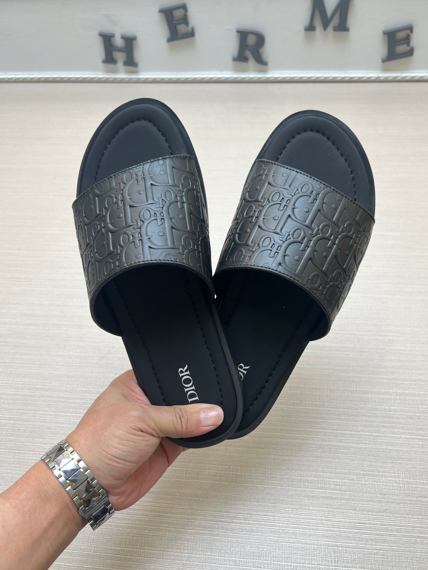 54D80ZDE Stylish slippers