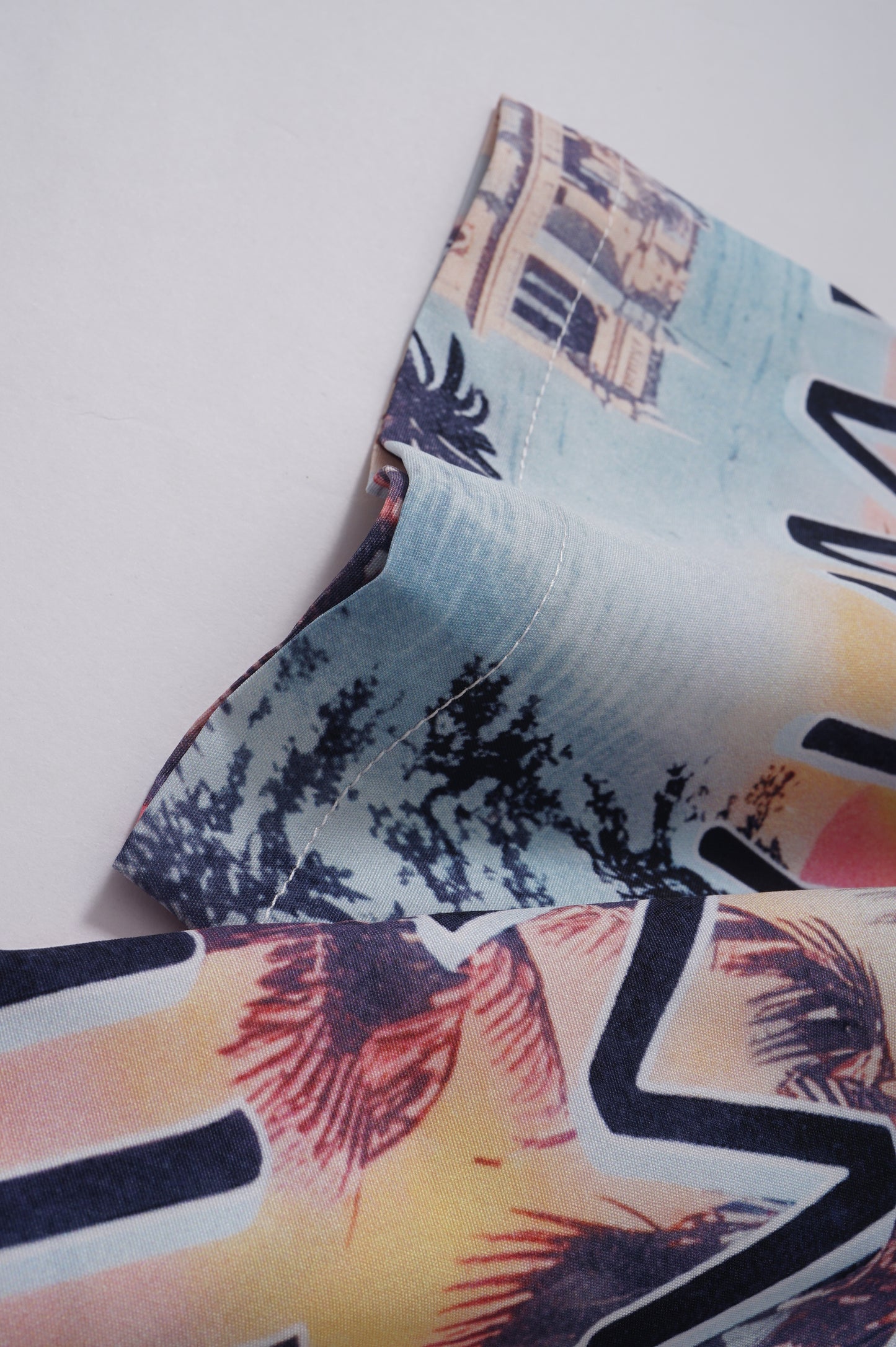 135RA137UDE Stylish shirt and shorts set