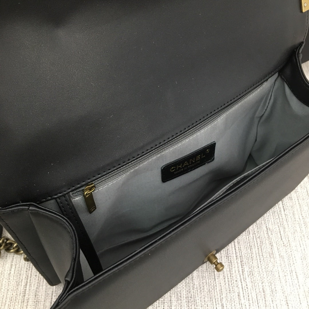 5C60BDE Stylish leather bag