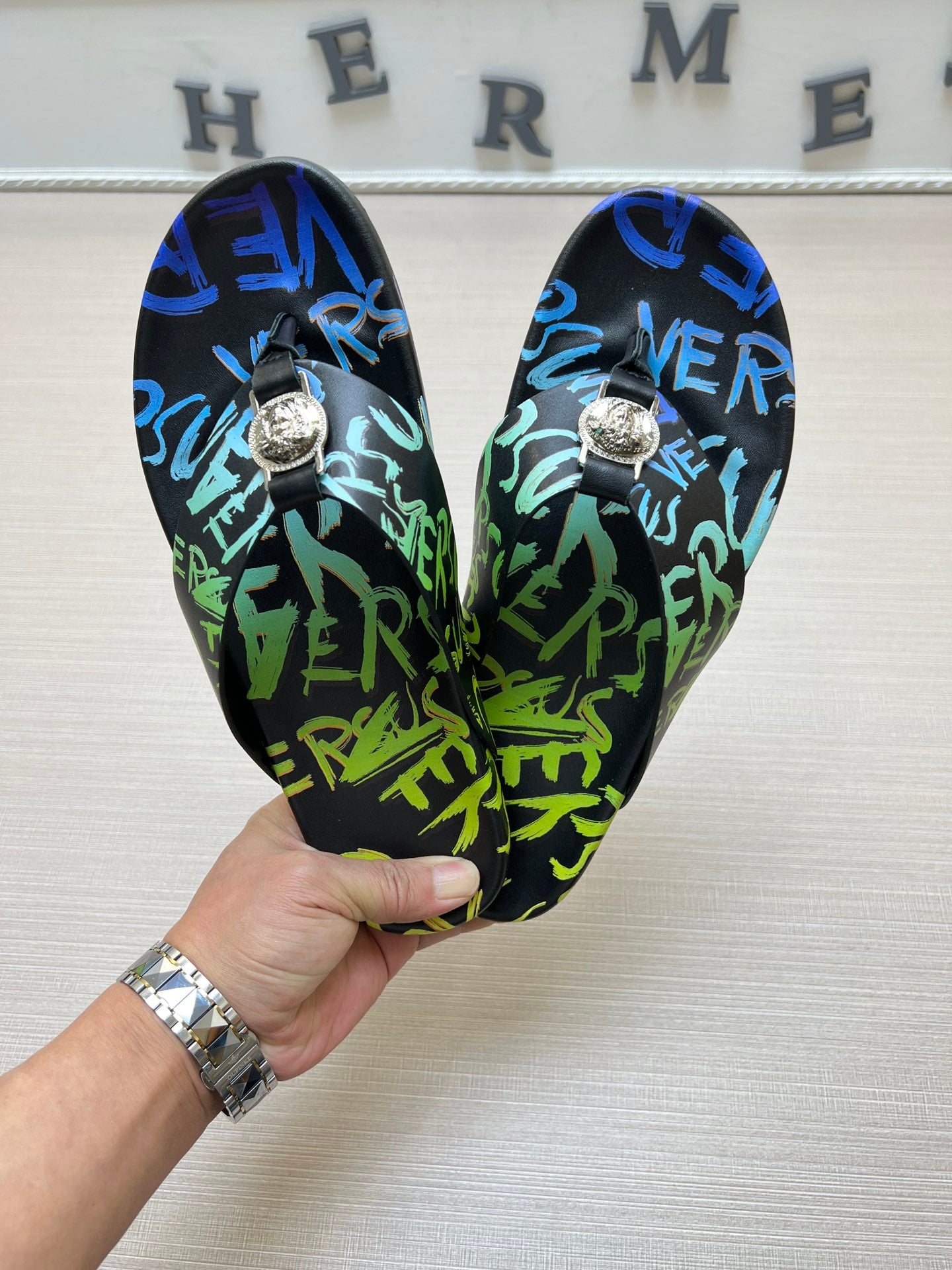 54V96ZDE Stylish slippers