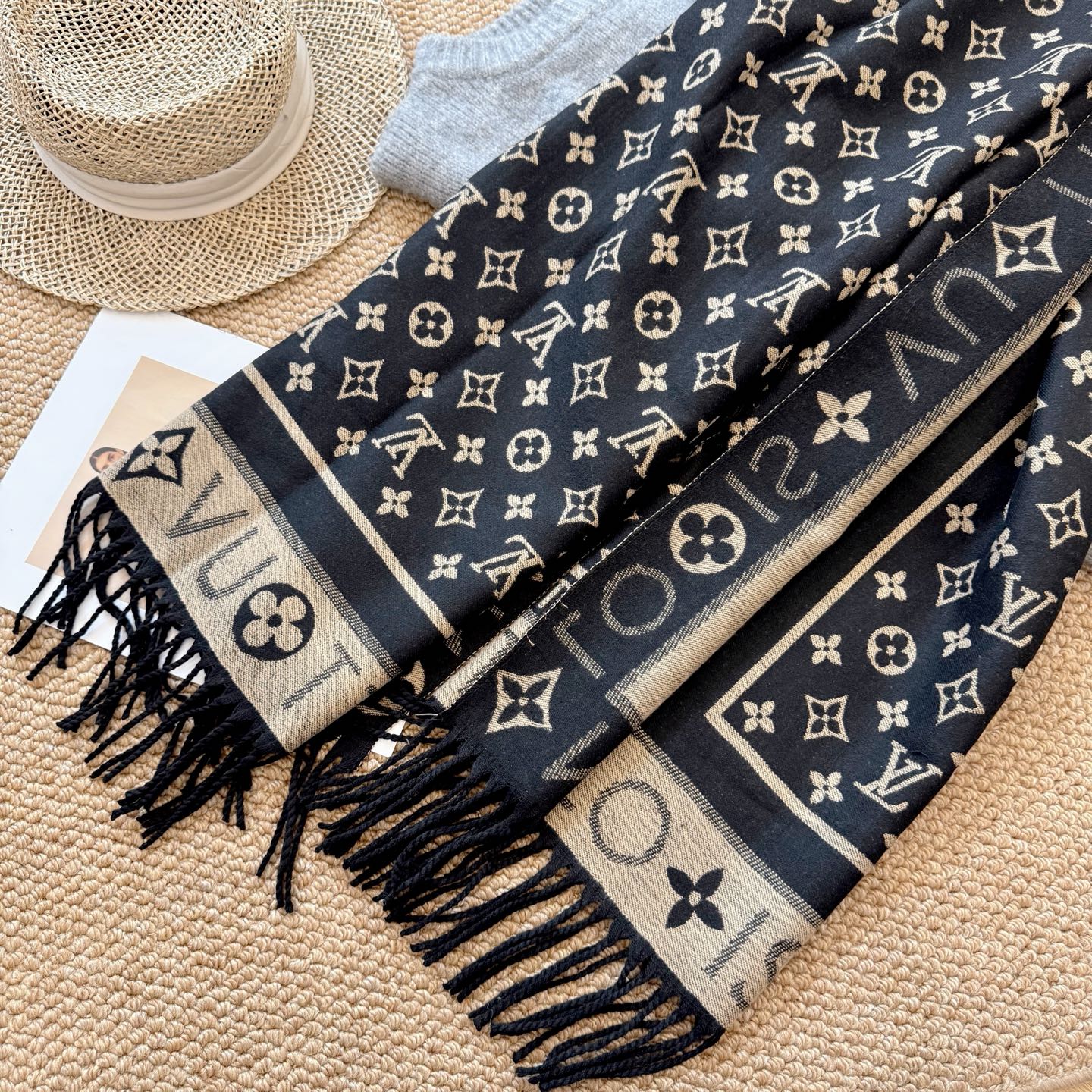 185ZE34WDE Stylish Winter Scarves