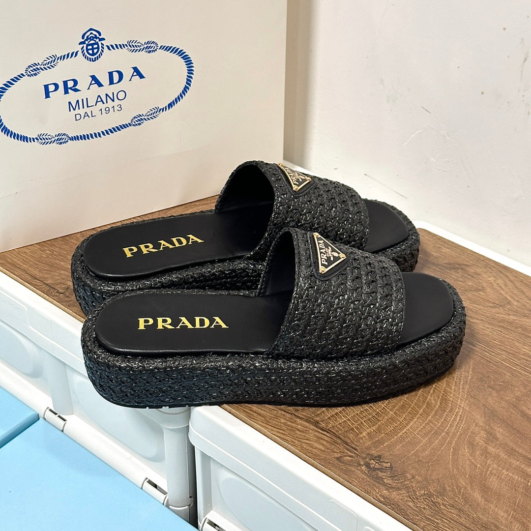 14PD23ZDE Stylish slippers
