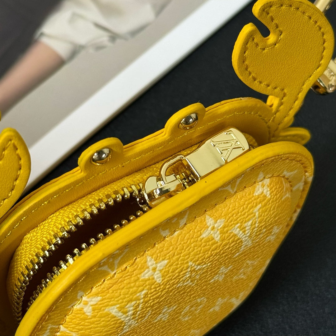 14E26ADE Stylish key closure