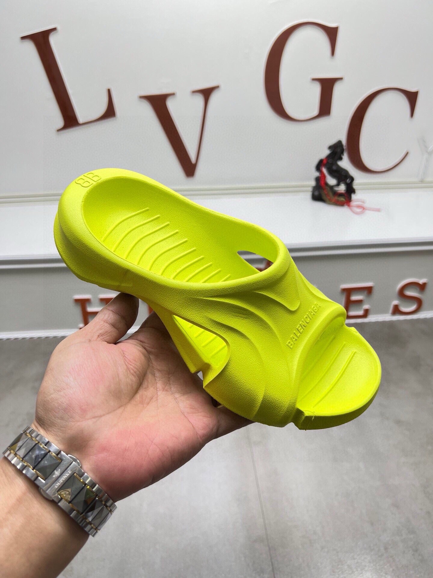54J40ZDE Stylish slippers