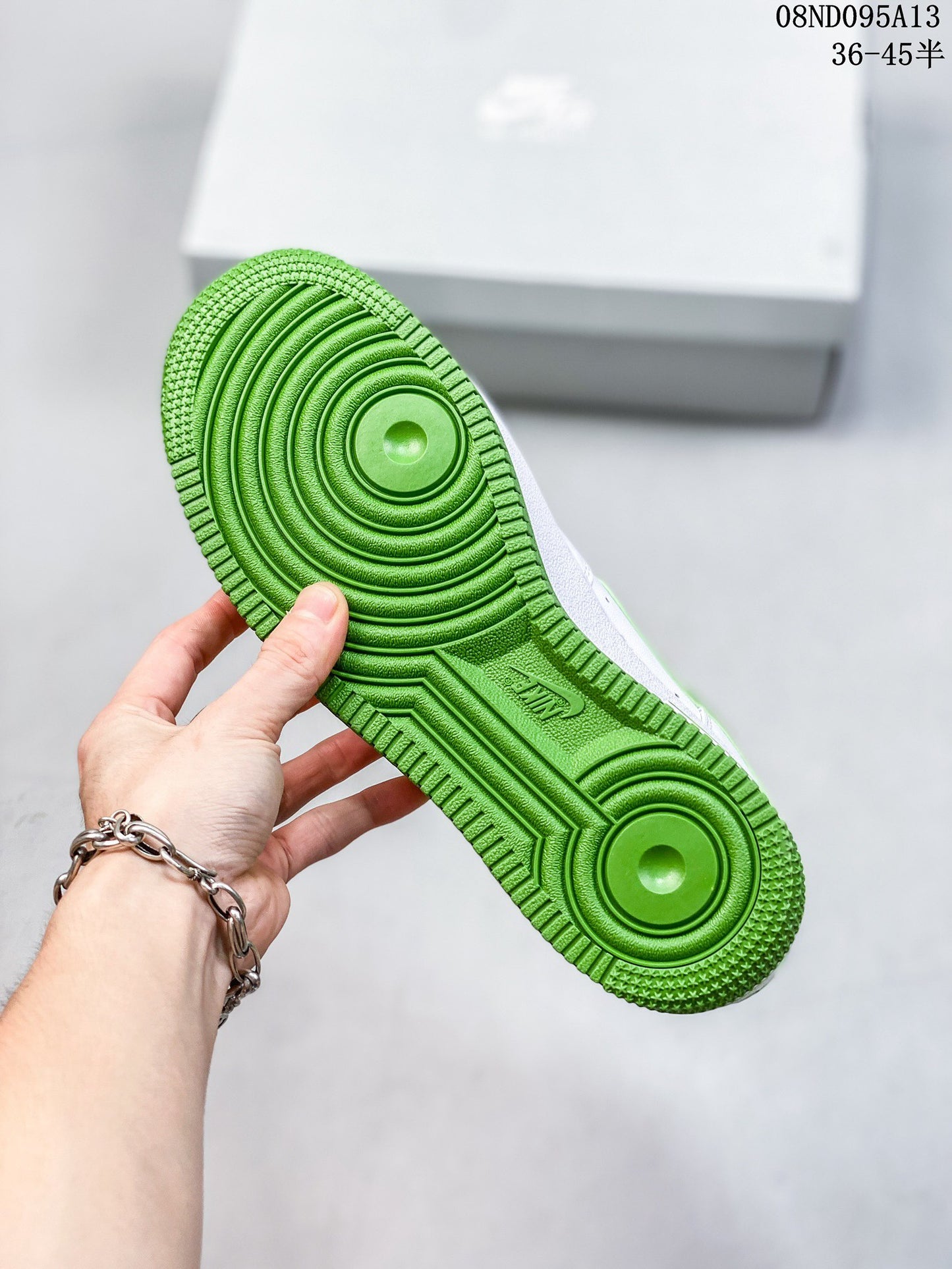 4YN33ZDE Stylish Sneakers (No Box, August-October Big Sale)