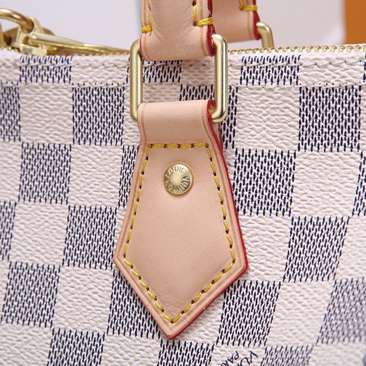 2E17BDE Stylish leather bag