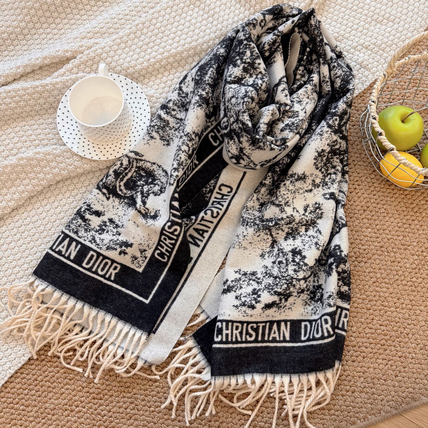 185ZD70WDE Stylish Winter Scarves
