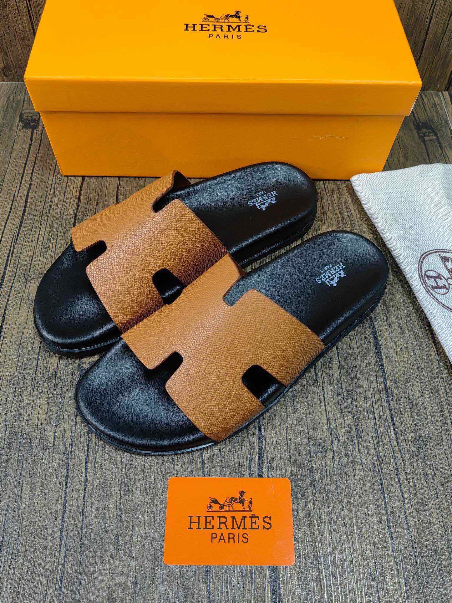 5YH60ZDE Stylish Slippers