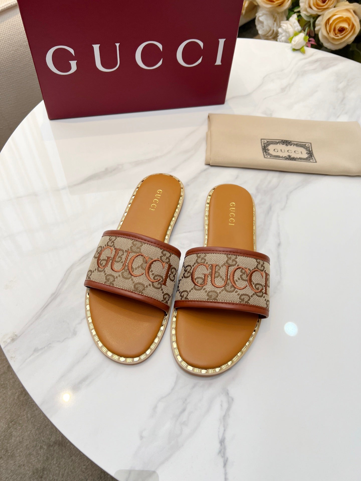 255QB29ZDE Stylish leather Slippers