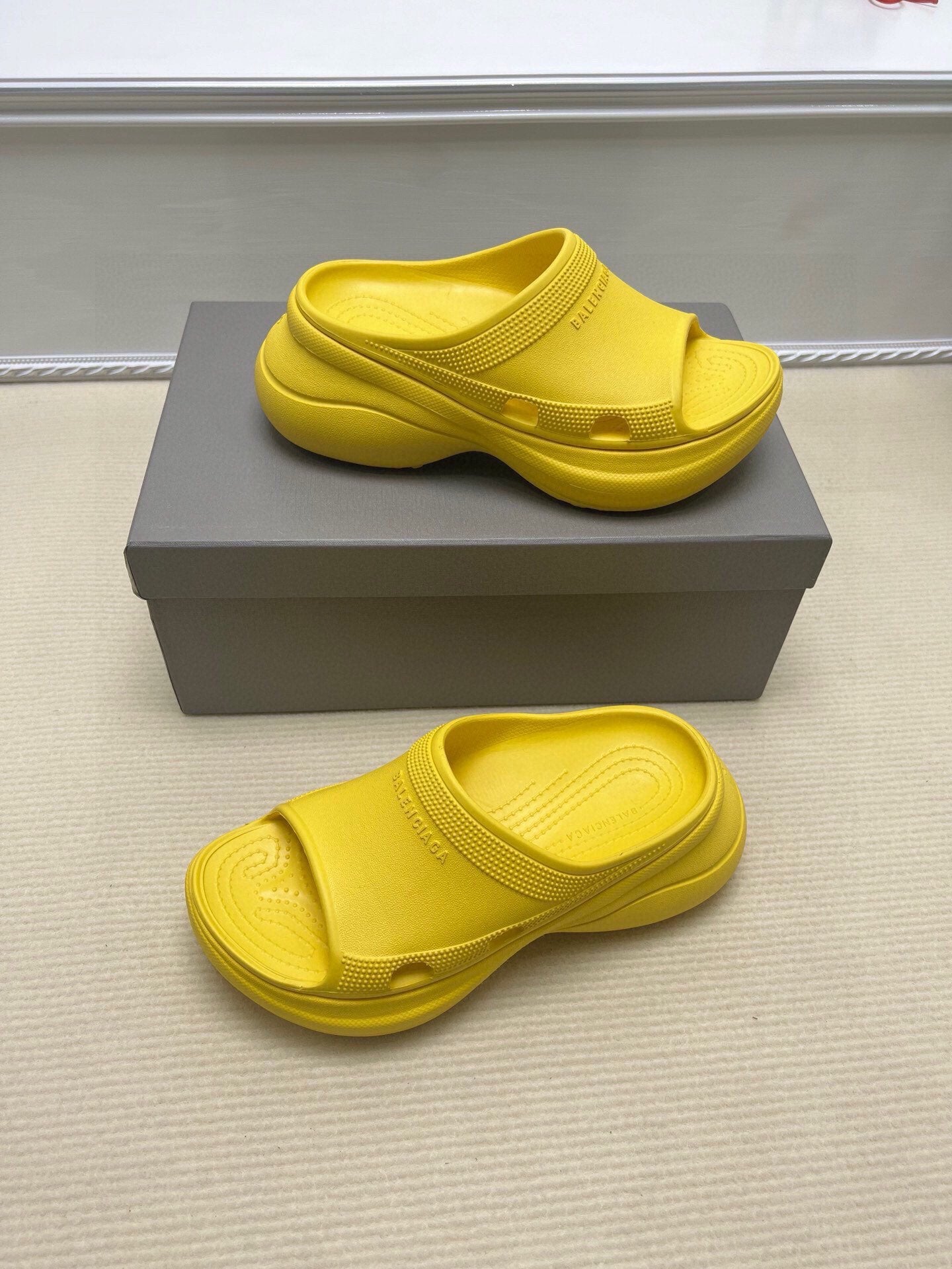 54J41ZDE Stylish slippers Sole thickness 6cm