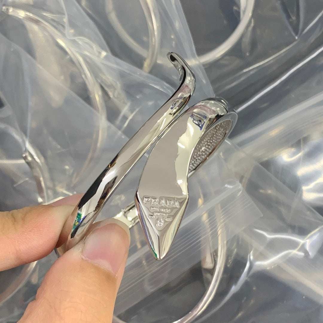 84PD38KDE Stylish Bracelets