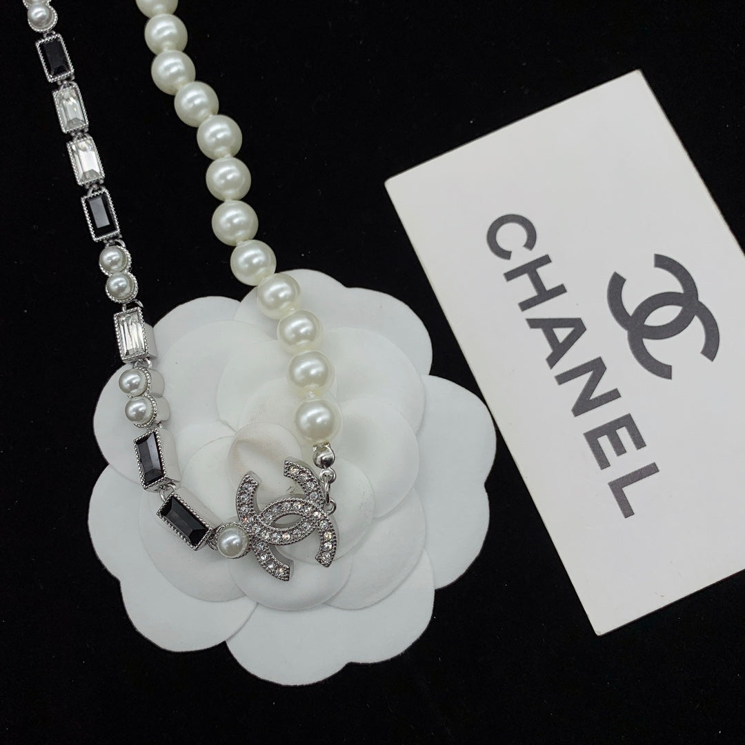 14C961XDE Stylish Necklaces