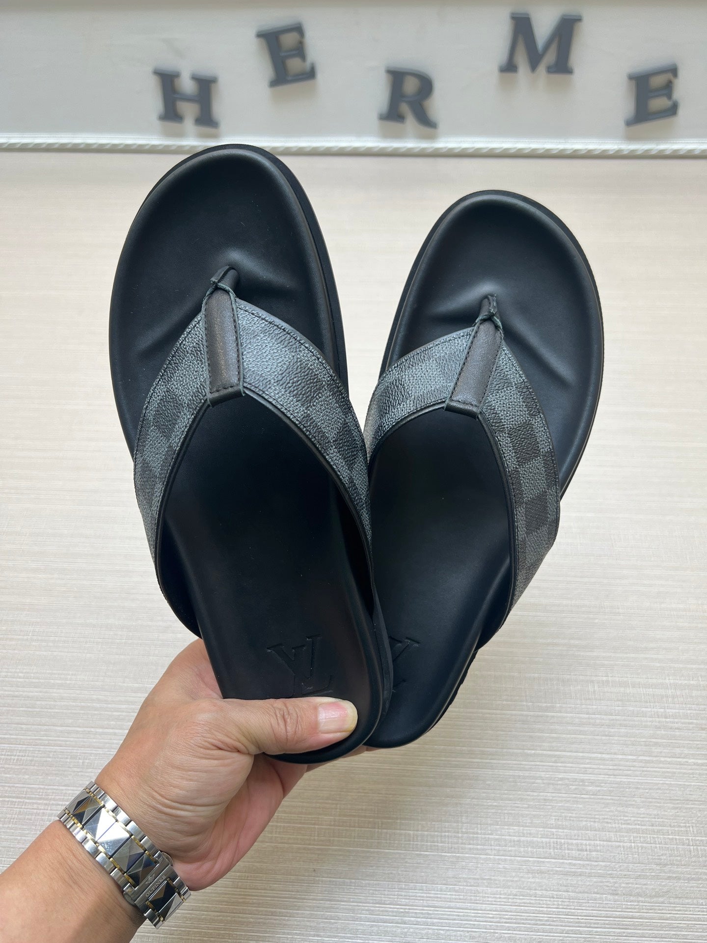 54E59ZDE Stylish slippers