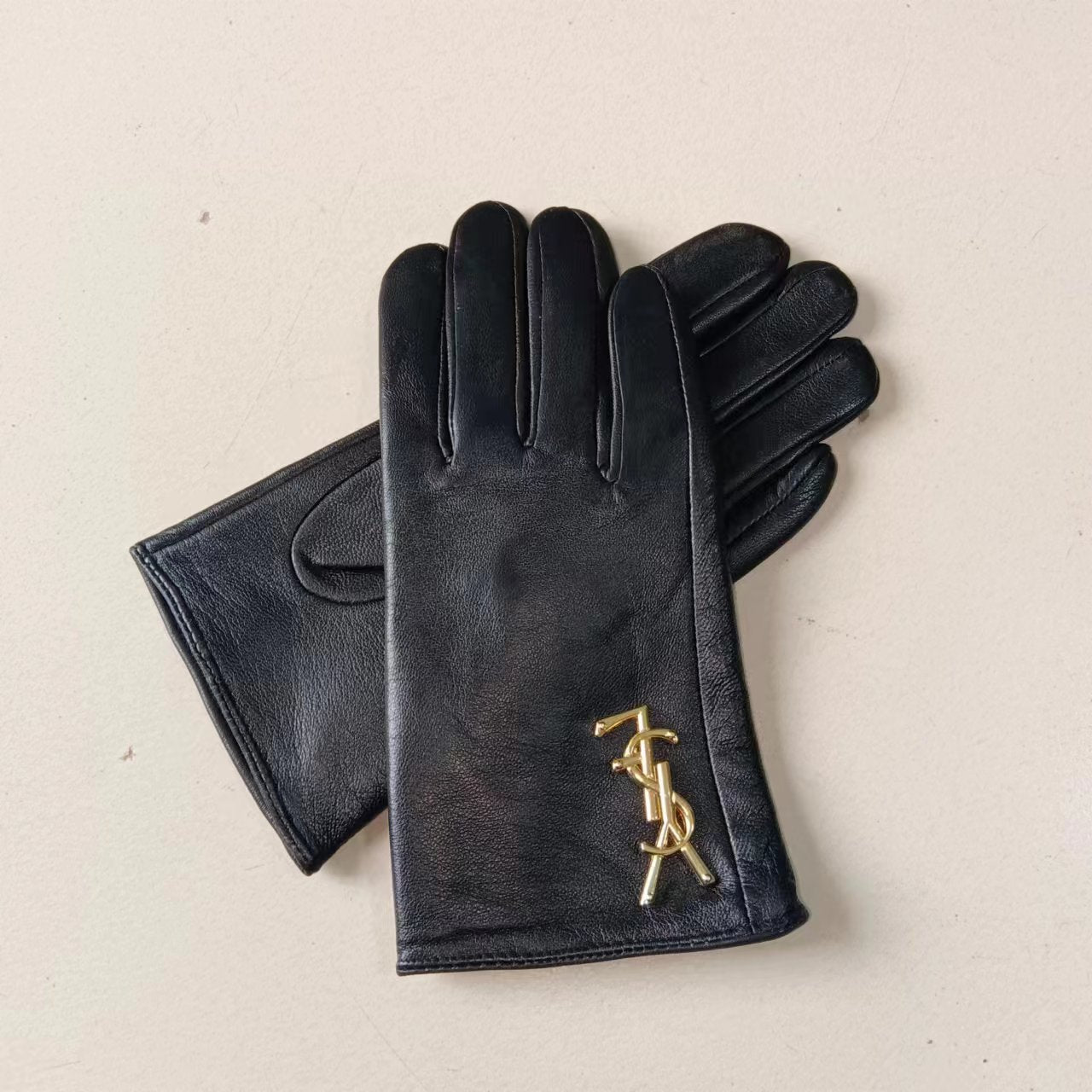 24SL85SDE Stylish gloves