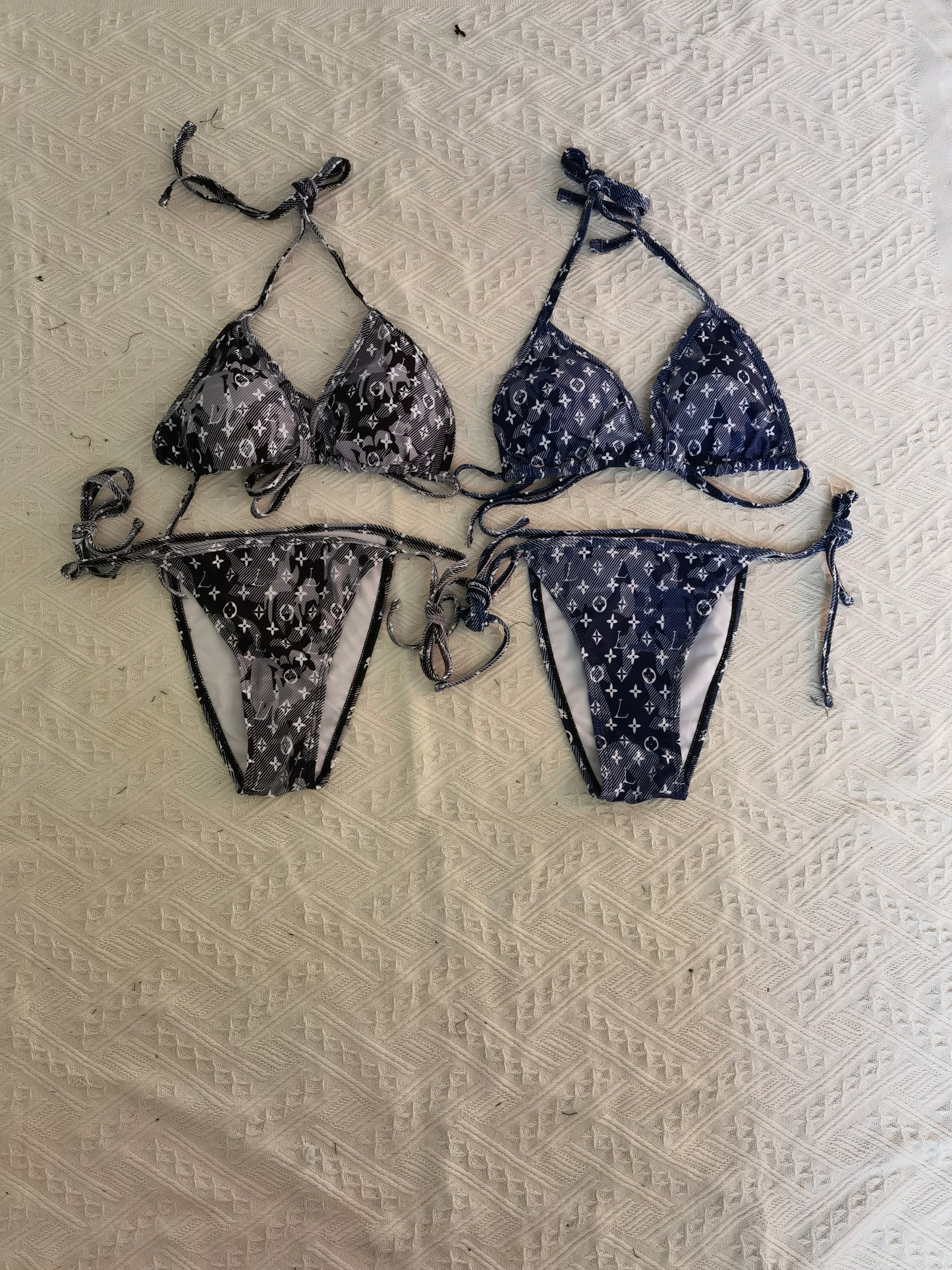 14E28YDE Stylish Bikini swimsuit