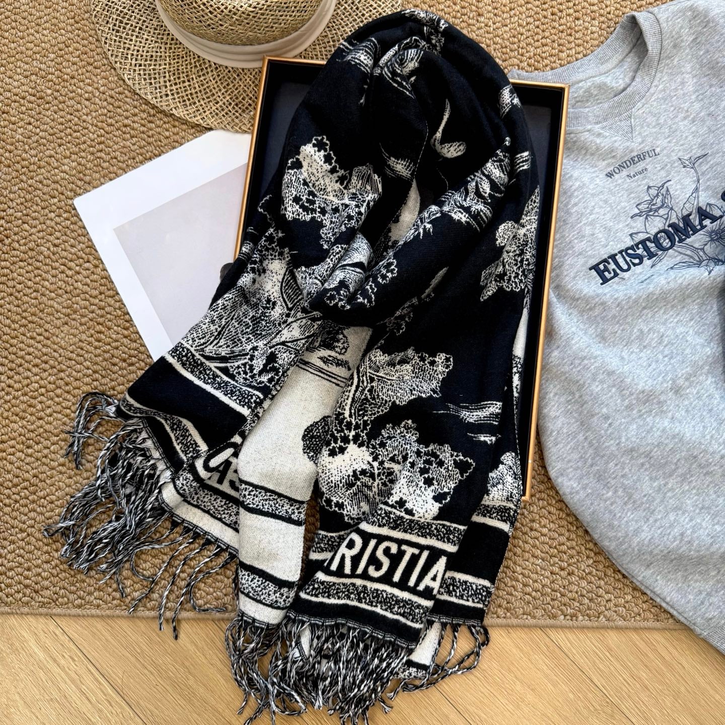 185ZD64WDE Stylish Winter Scarves