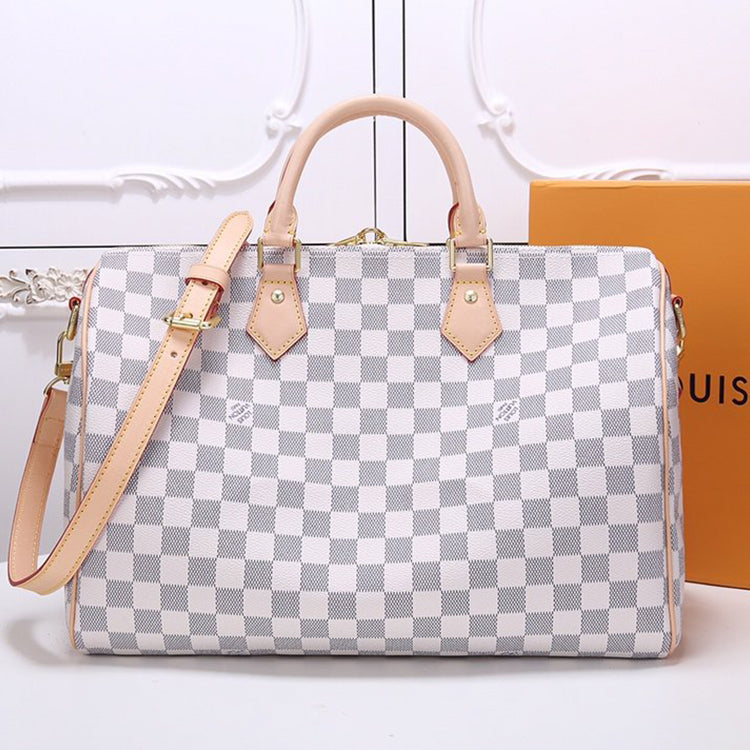 2E17BDE Stylish leather bag